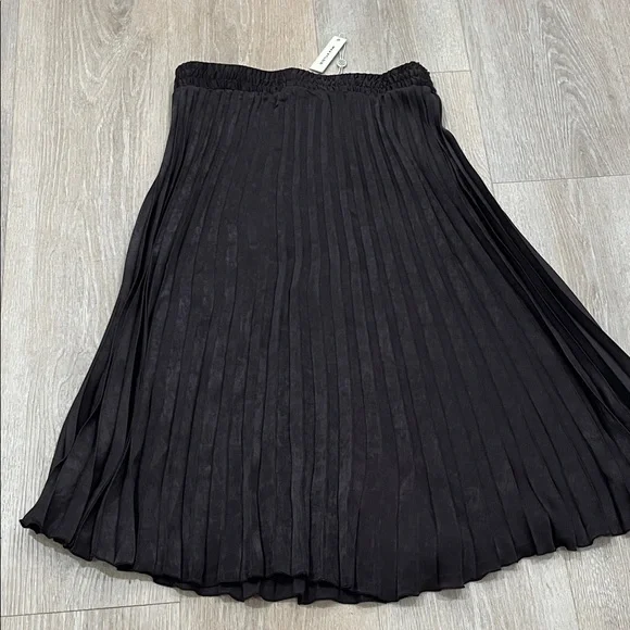 New Max Studio chocolate A-Line Pleated Skirt - Picture 2 of 15